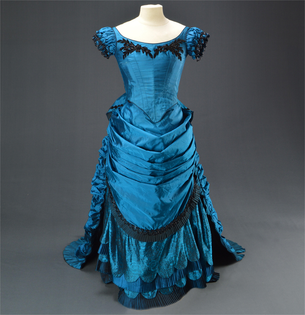 Intervie du film avec le Vampi - Evening Gown avis et prix